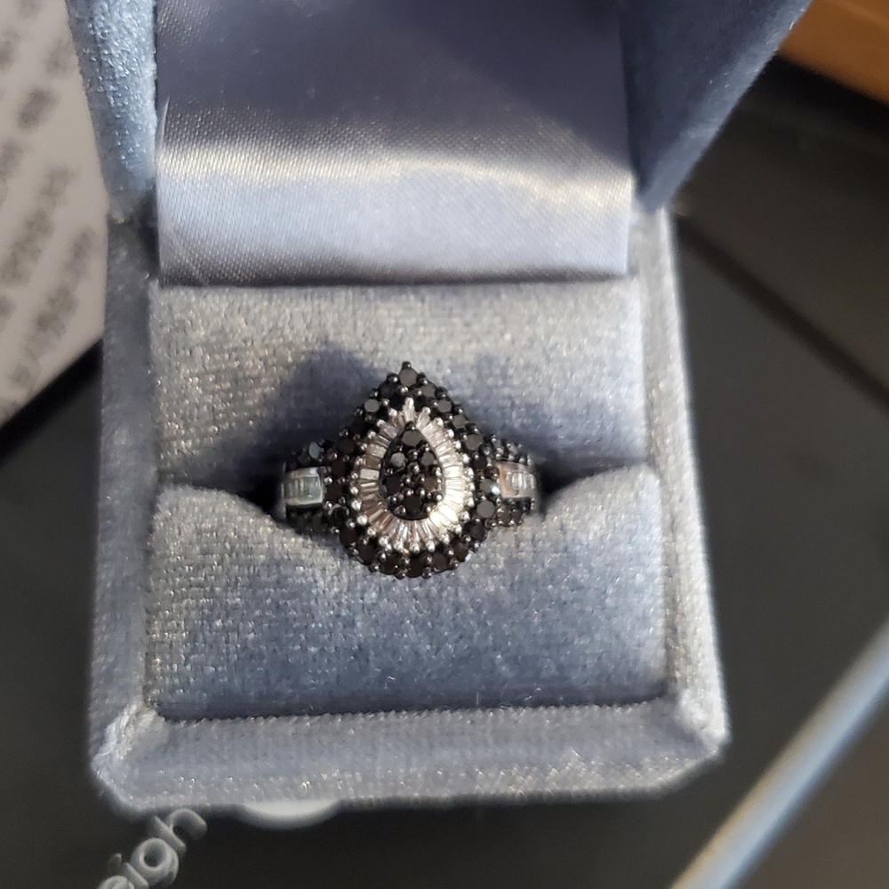 Black diamonds cluster ring 10kt